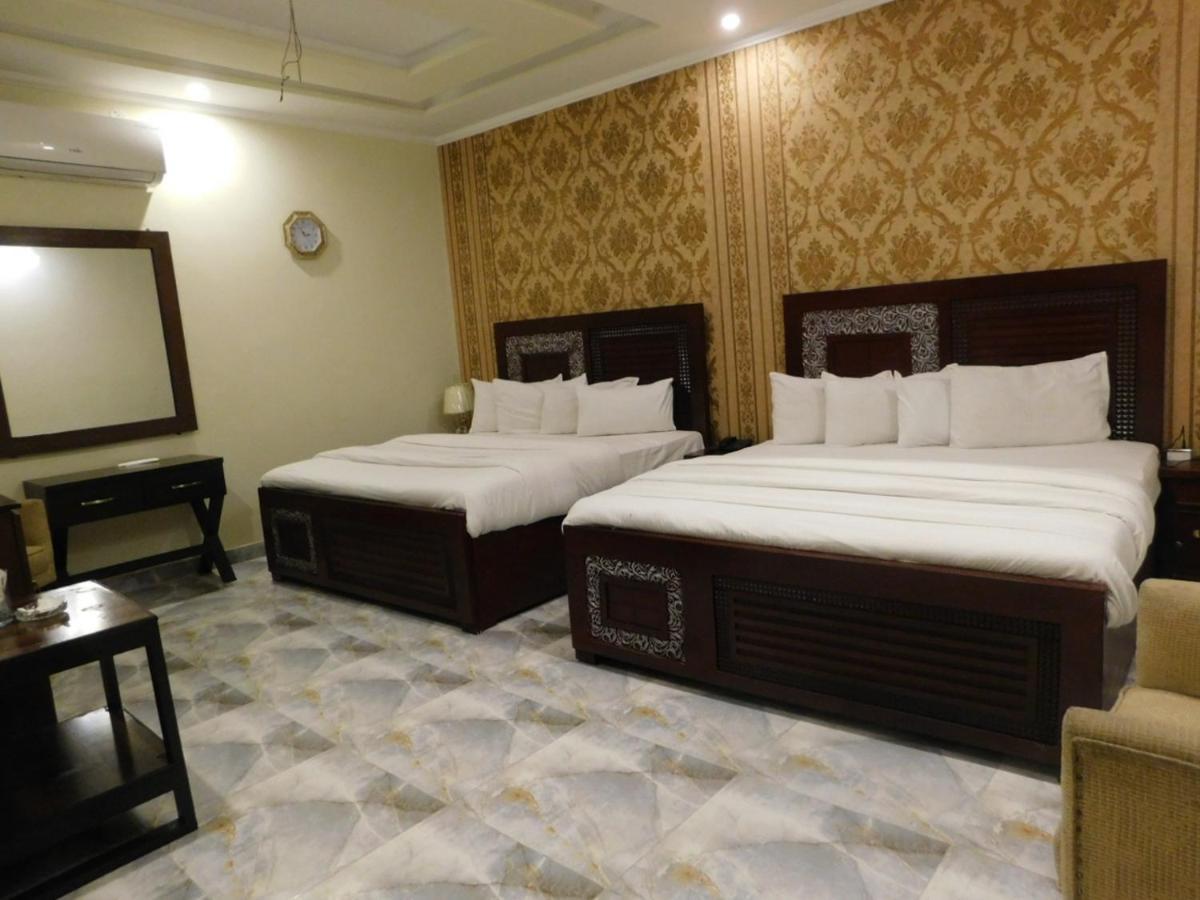 Hotel S.R. Lounge Мултан Экстерьер фото