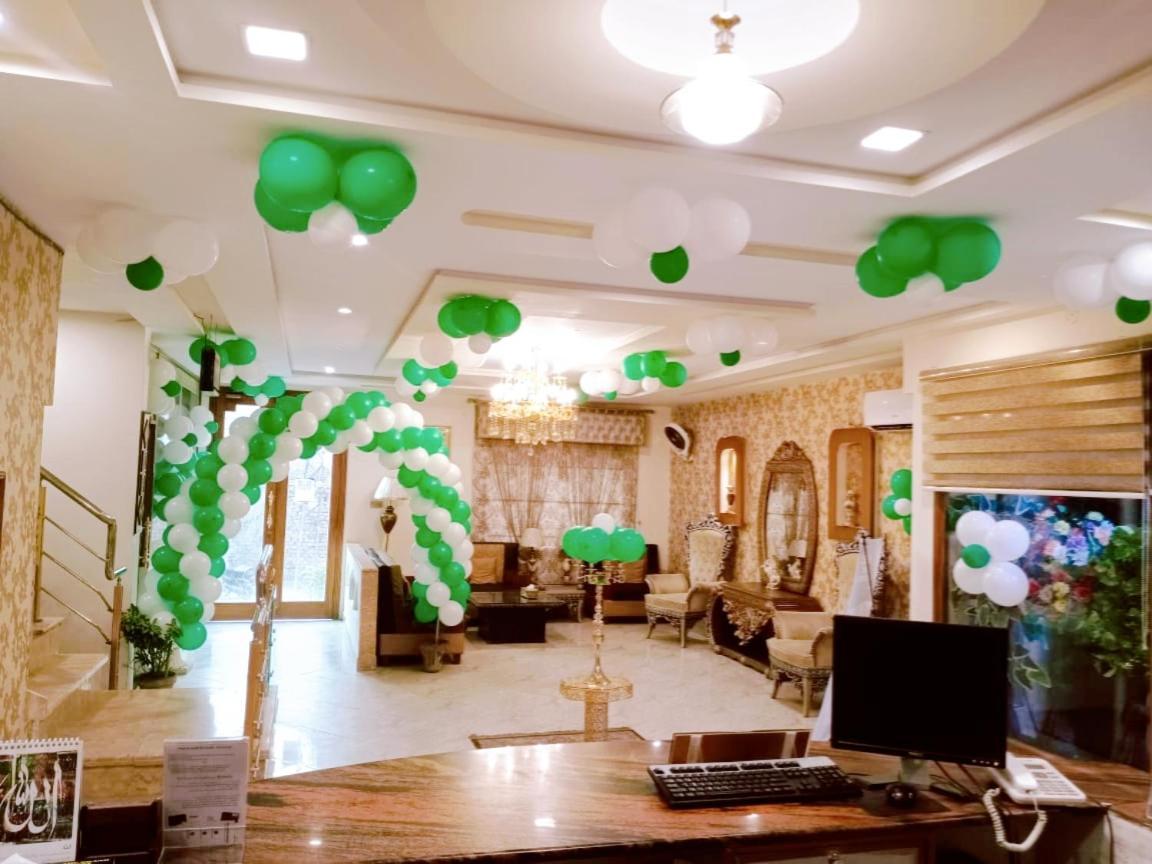 Hotel S.R. Lounge Мултан Экстерьер фото