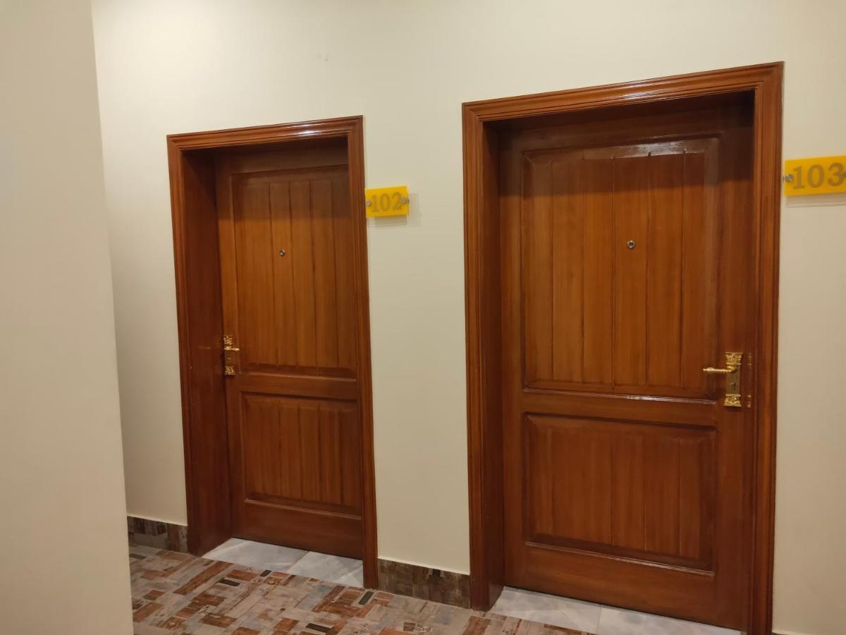 Hotel S.R. Lounge Мултан Экстерьер фото