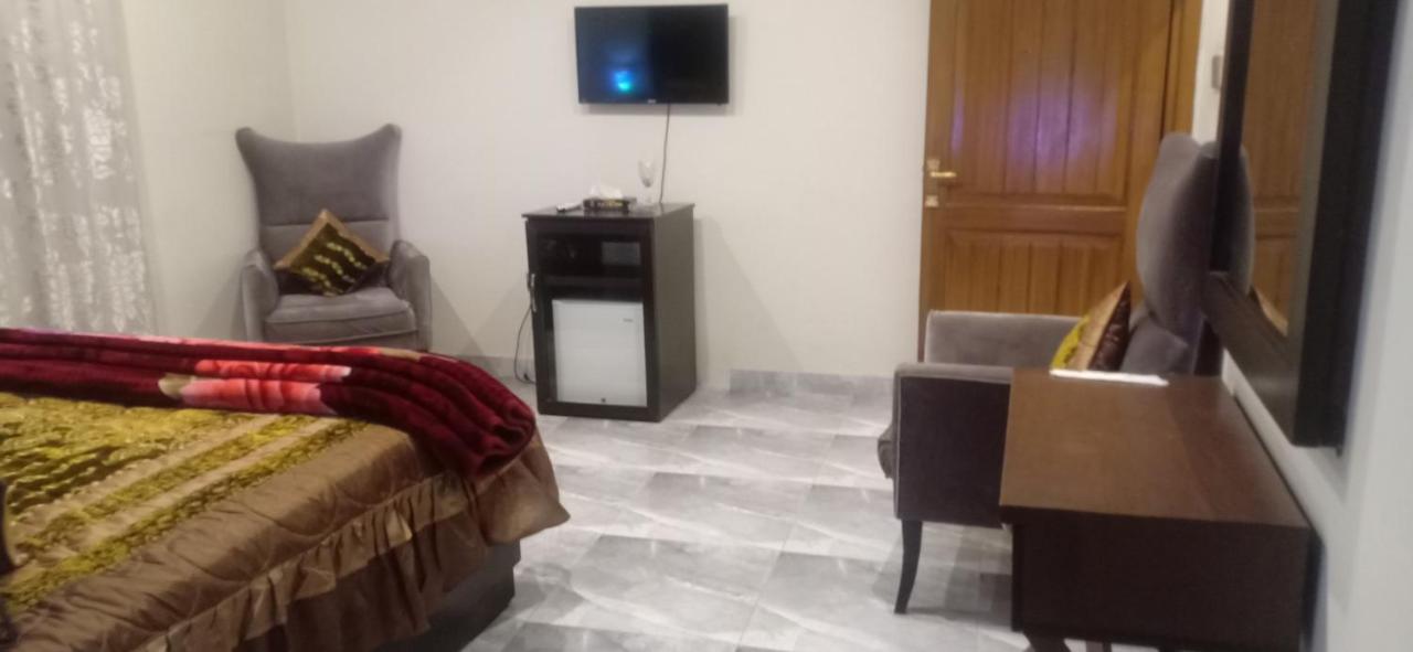 Hotel S.R. Lounge Мултан Экстерьер фото